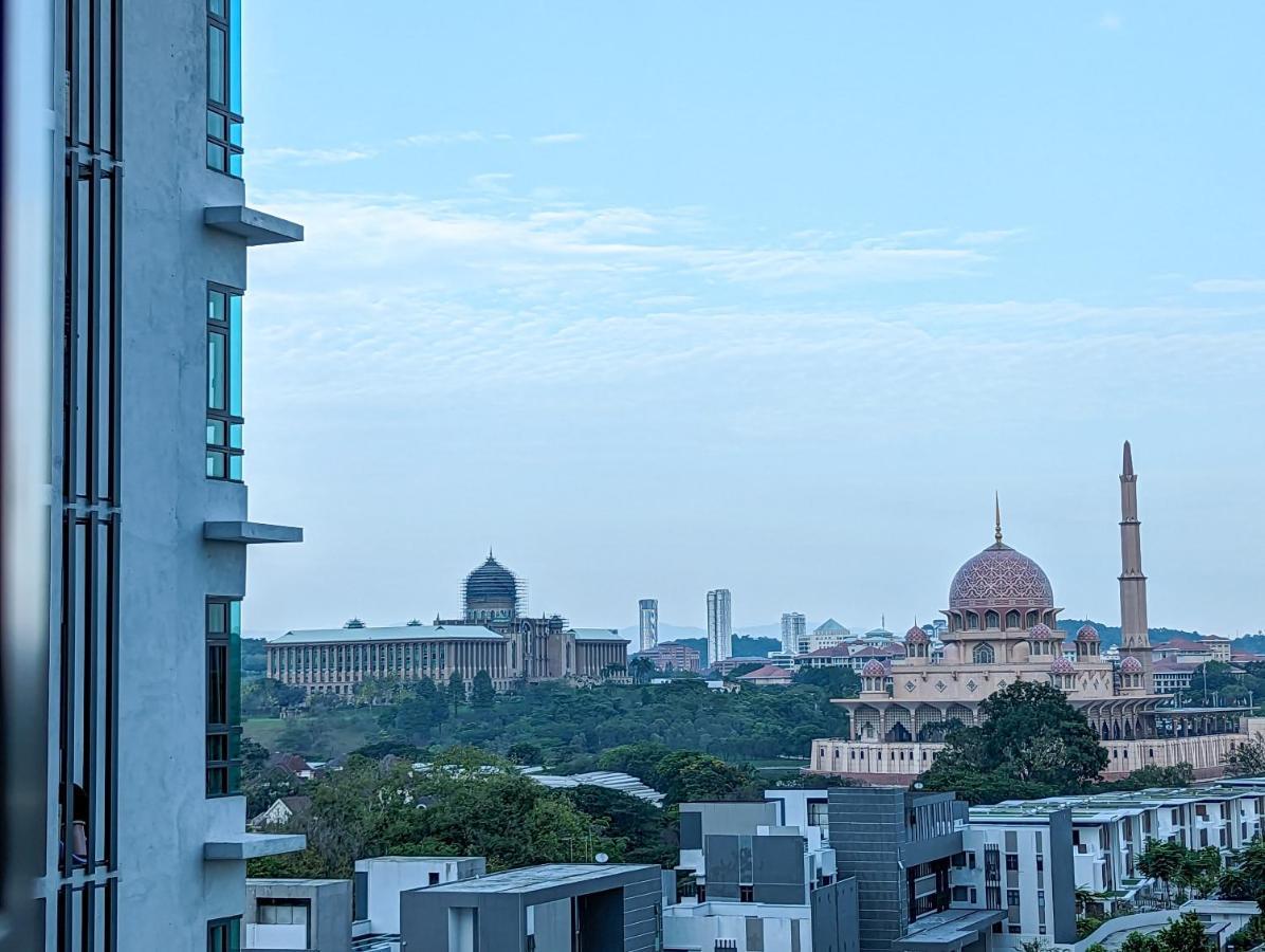 Az Homestay Putrajaya Exterior photo
